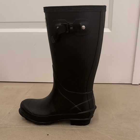 Hunter Classic kids Black Boots - Picture 3 of 6